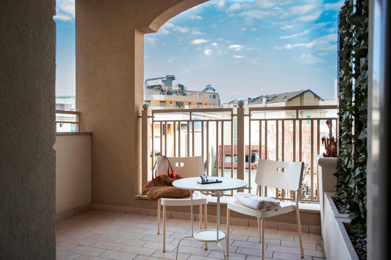 Mona Lisa Hotel Cattolica Extérieur photo